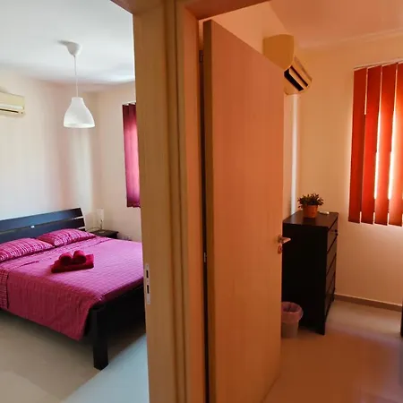 Catrina Gem * Paralimni