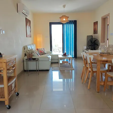 Catrina Gem * Paralimni